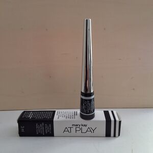 Mary Kay At Play Metallic Silver Eyeliner